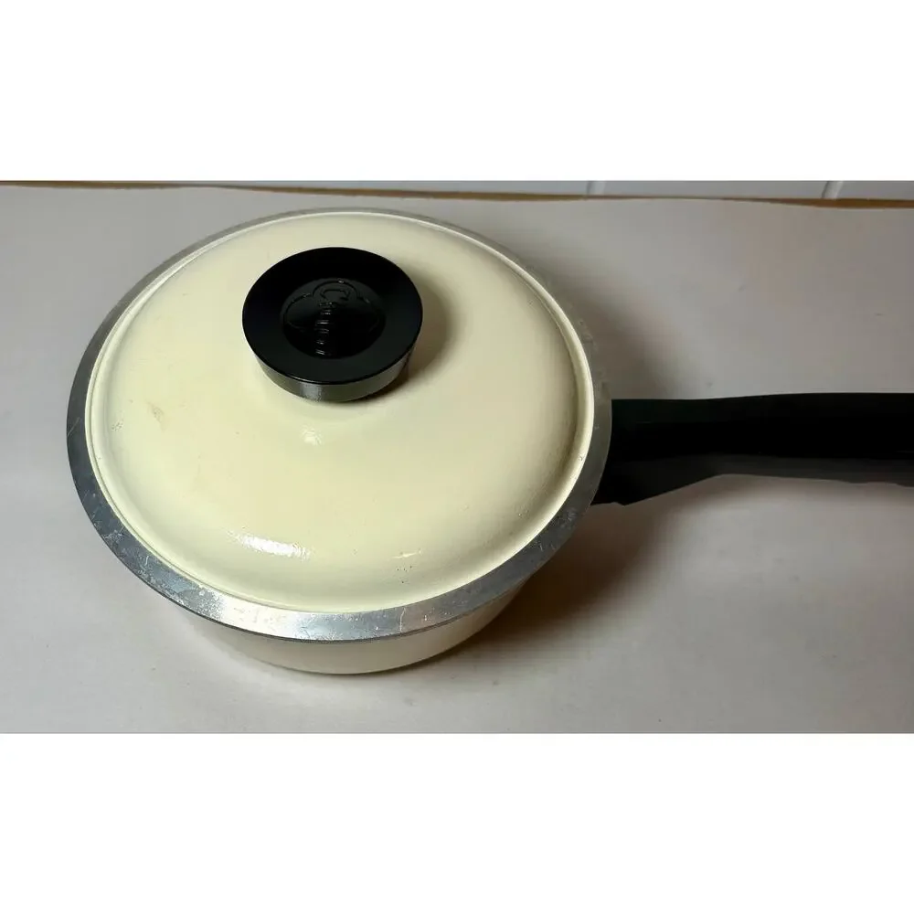 Vintage 1970s Club Aluminum 1.5QT Saucepan Cream Almond w/ Original Lid